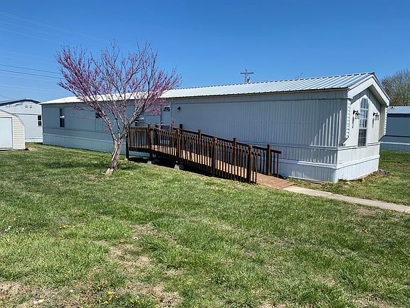 4th image of 12904 Lake Dr