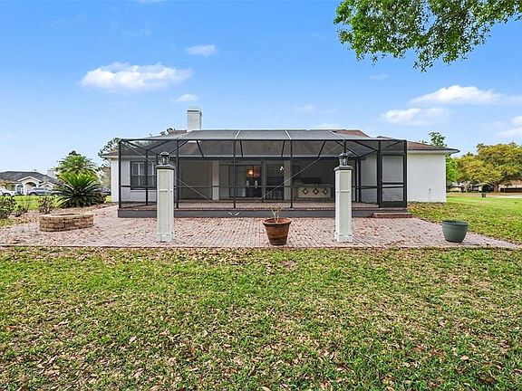 4th image of 19216 Ridgelake Dr