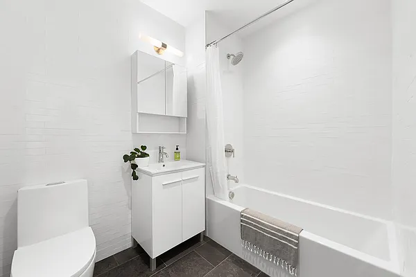 Rented by Modern Spaces | media 15