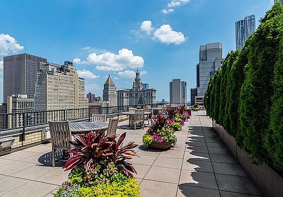 3rd image of 53 Park Pl APT 7F