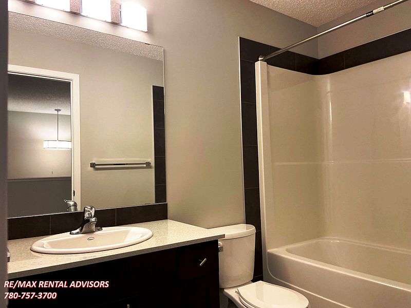 Edmonton Apartment for rent - 3 Bedrooms — photo 16