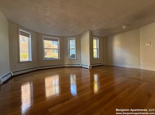 310 Tappan St APT 5B, Brookline, MA 02445