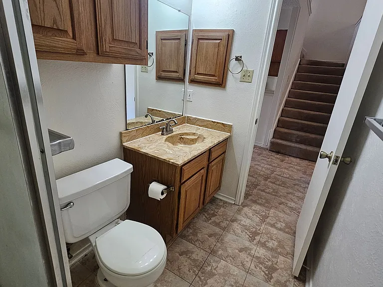 544 E Windsor Dr — Photo 22