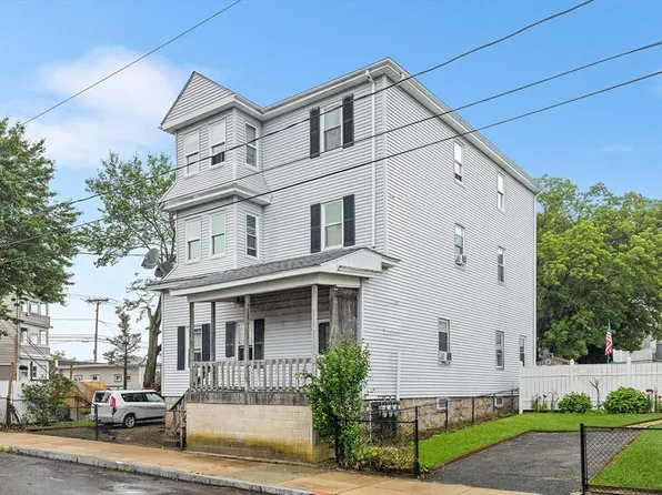 26 Marchand St, Fall River, MA 02723
