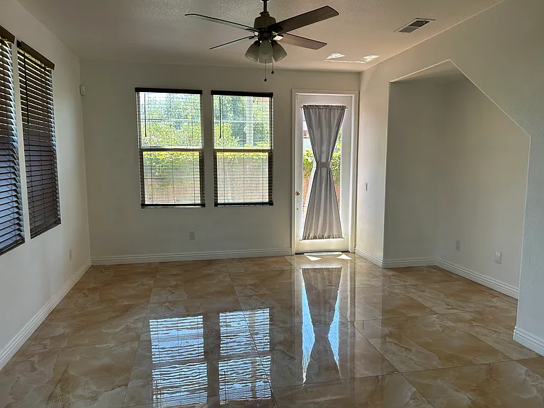 31750 Paseo De Castaic — Photo 6