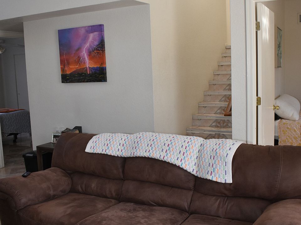 Family Room - Staircase