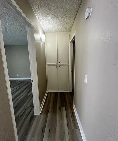 Oak Tree Apartments — Photo 7