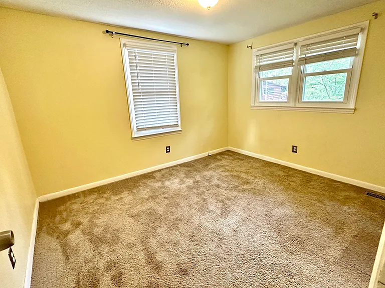 139 Spooks Branch Rd — Photo 6