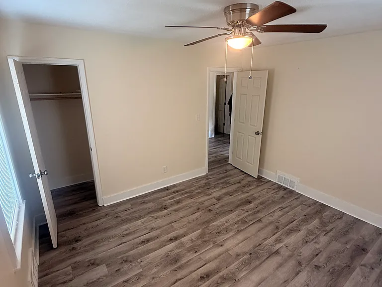 209 Highland Ave — Photo 12