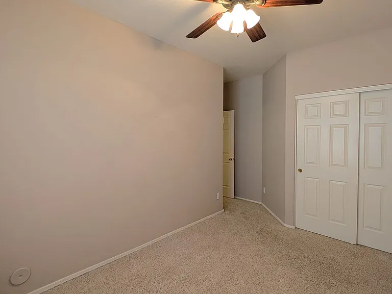 4236 E Oxford Ln — Photo 26