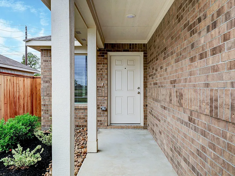 8907 Estes Lake Dr — Photo 2