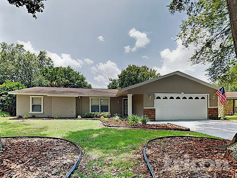 506 Emberwood Dr — Photo 2