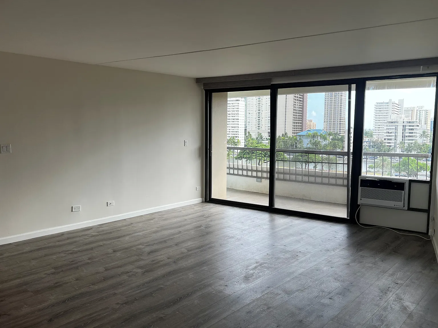 2 bed, 1071 sqft, $3,200 — Photo 4
