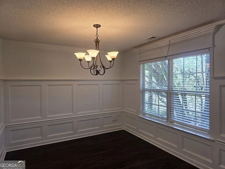 434 Roberts Way — Photo 5
