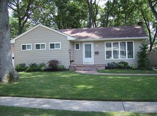 837 Preston Rd, East Meadow, NY 11554