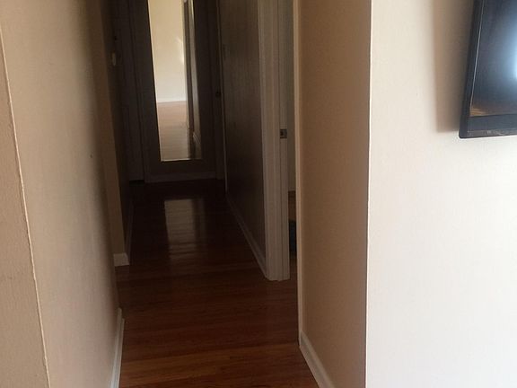 3rd image of 605 Ivygate Dr