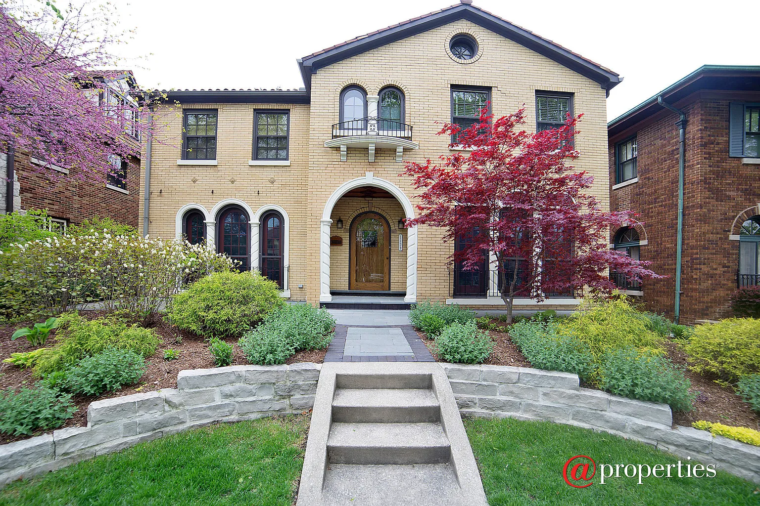 1139 N Oak Park Ave photo 1