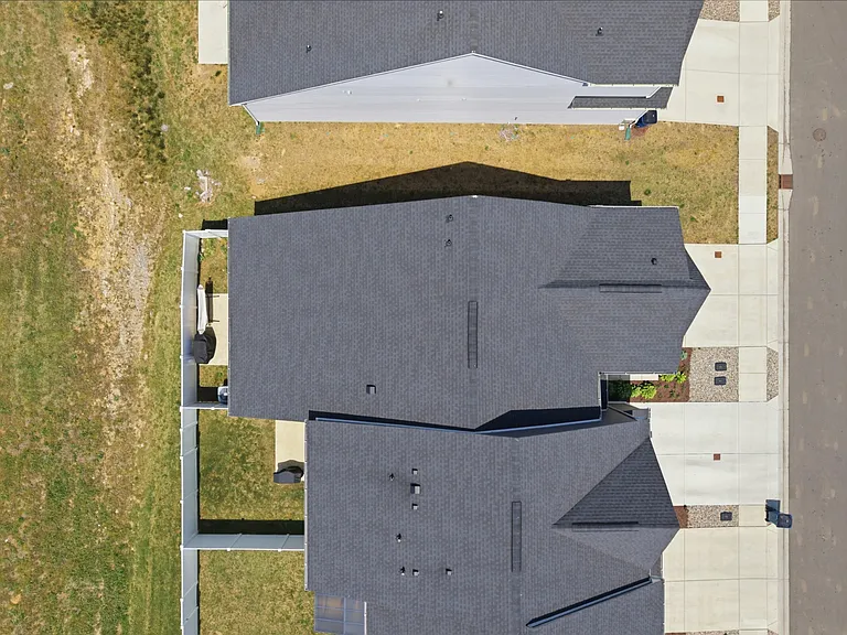 380 Camargue Ct — Photo 17