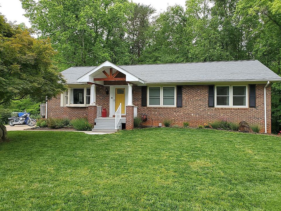 1st image of 160 Dogwood Ln