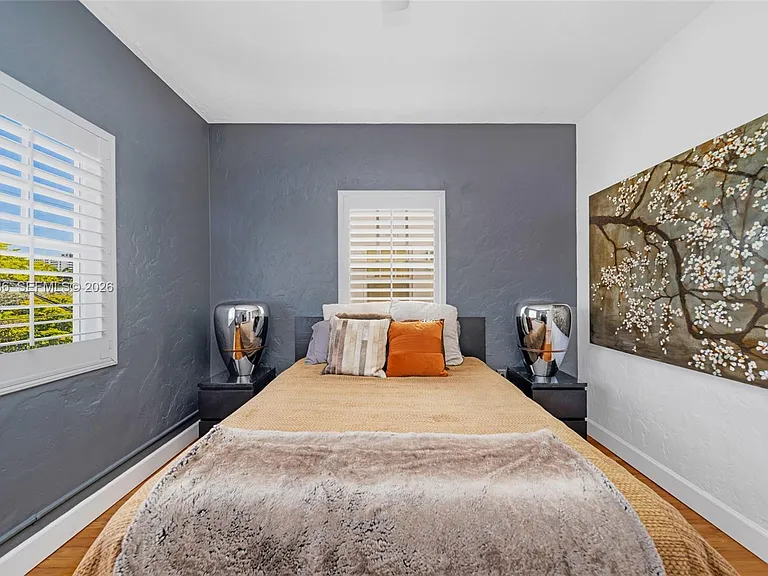 408 W 25th St #8 — Photo 13