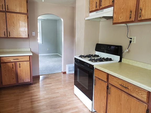 2nd image of 53 31st Ave N