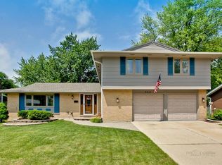 304 Kemah Ln, Schaumburg, IL 60193