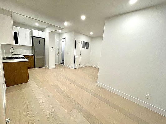 1st image of 514 E 12th St APT 3