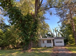 6756 Kinne Rd, Syracuse, NY 13214