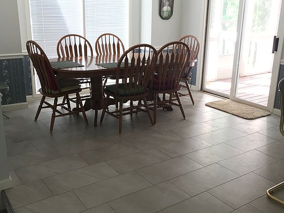 Huge Breakfast Room/dining 