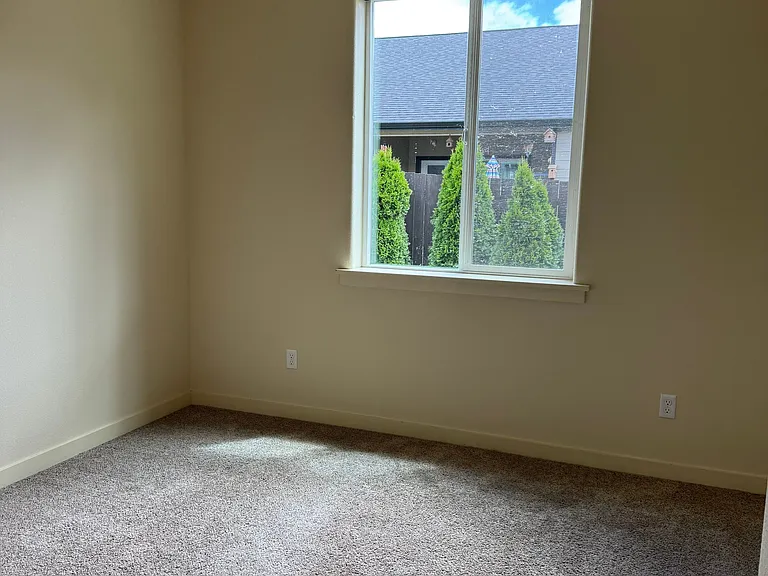 645 Wilson Ave — Photo 6