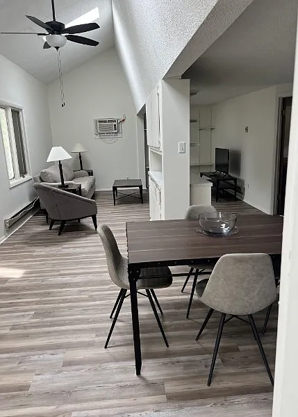 2 bed, 1.5 bath, 1100 sqft, $1,100 — Photo 2
