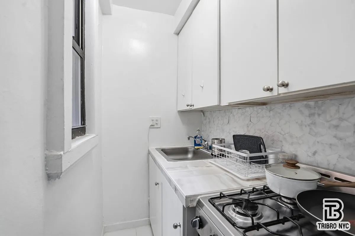 Building Photo - 339 E 58th St #3E