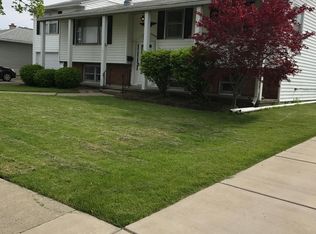 21 Monterey Ln, Cheektowaga, NY