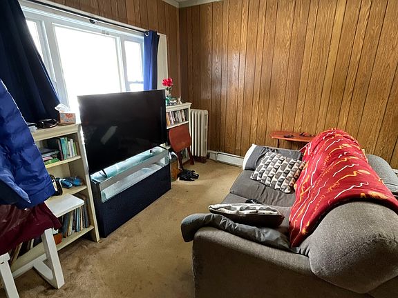 4th image of 1526 E 1st St #B