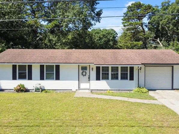 9 Parker Dr, Wareham, MA 02571