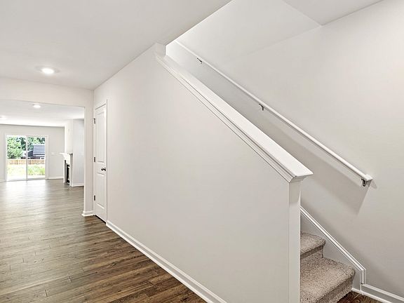 3rd image of 1808 Bridle Ln