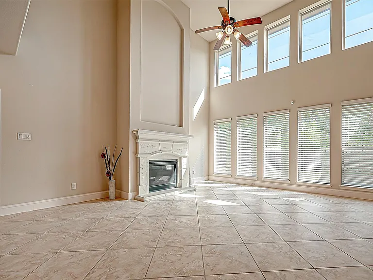 12604 Floral Park Ln — Photo 10