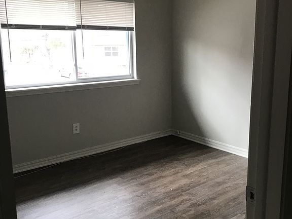 2nd image of 1211 N Leverett Ave APT 26
