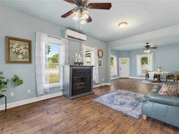 403 S Wright St, Siloam Springs, AR 72761
