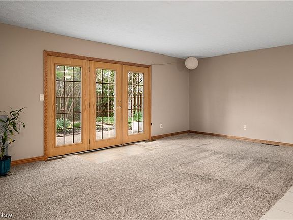 4th image of 540 Crossbrook Dr