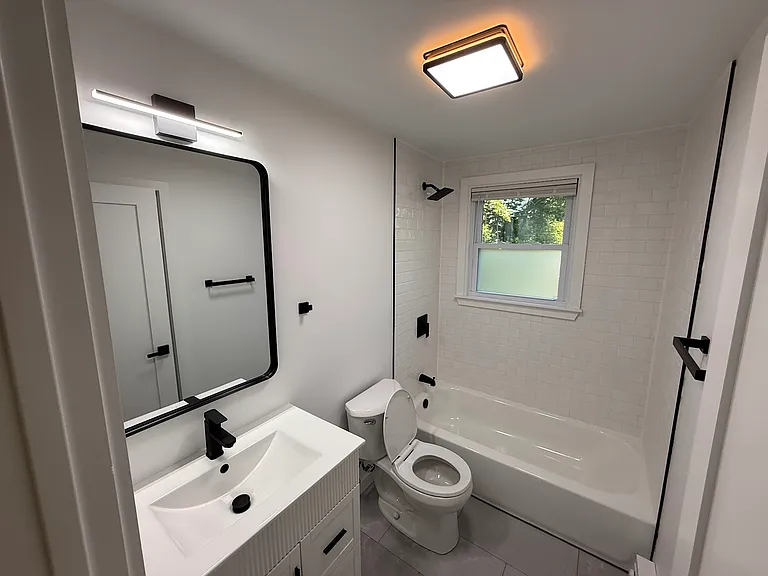 35 Hooker St #1 — Photo 2