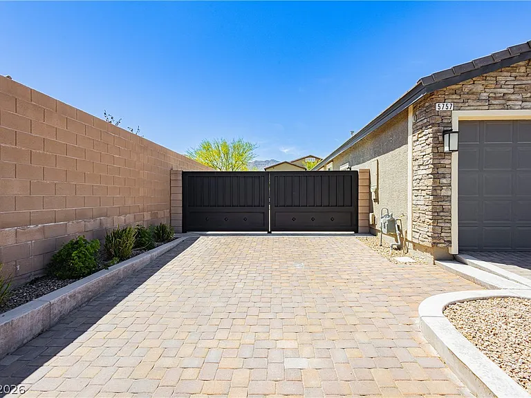5757 Ireland Ridge Ct — Photo 5