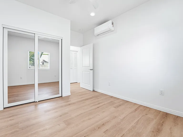 21003 Longworth Ave — Photo 18