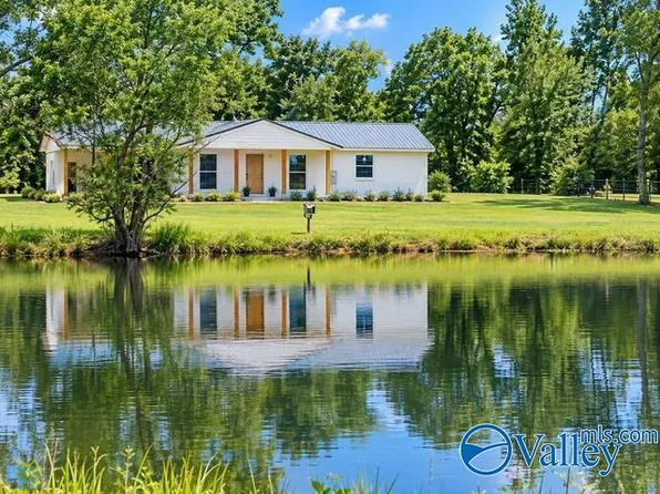 199 Twin Lakes Dr, Arab, AL 35016