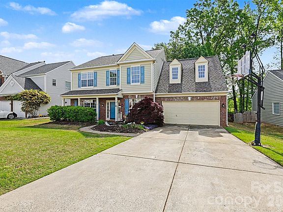 3rd image of 4018 Manor House Dr