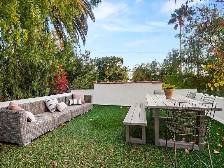 2269 Cove Ave — Photo 40