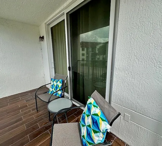615 Villa Cir — Photo 37