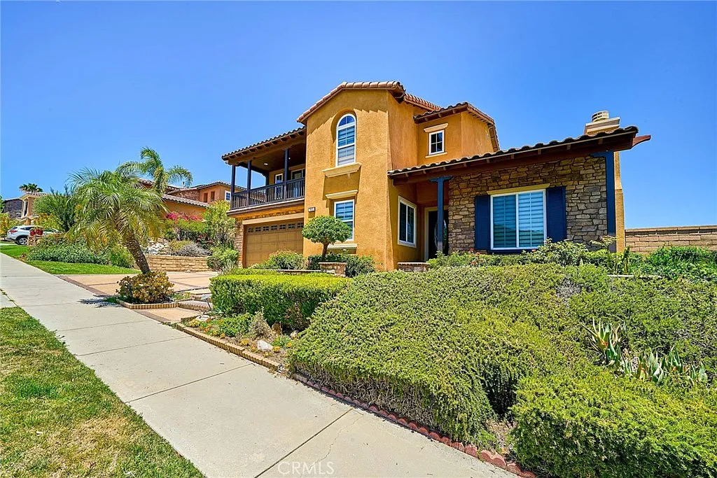 4 bed, 4.5 bath, 4142 sqft, $5,000 — Photo 1