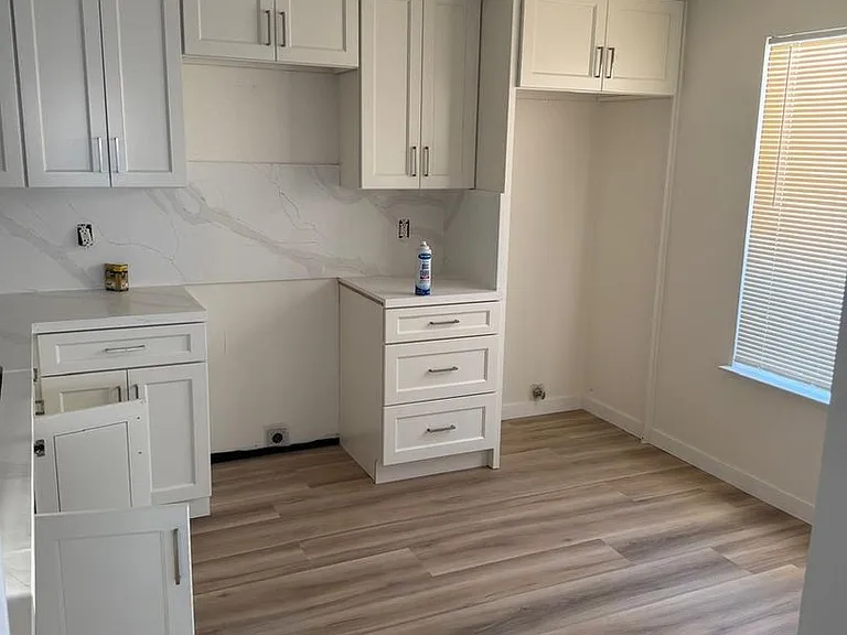 328 Brighton St — Photo 5