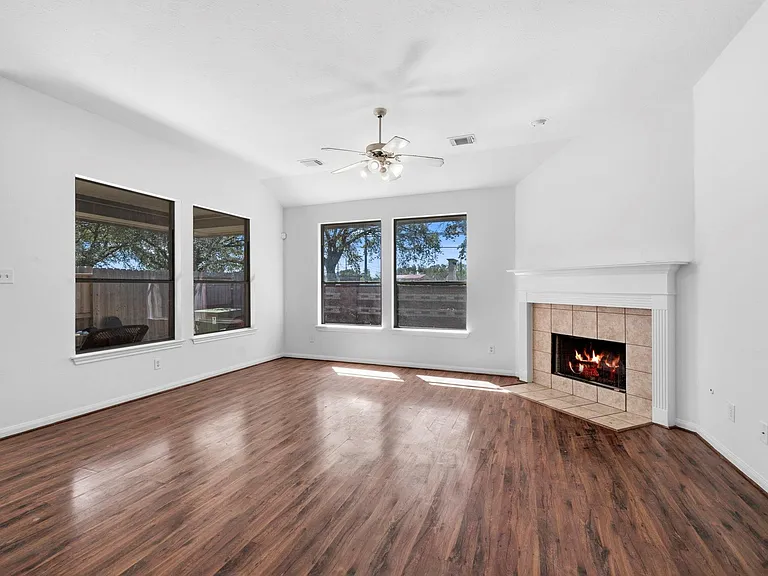 17215 Fernchase Ct — Photo 2